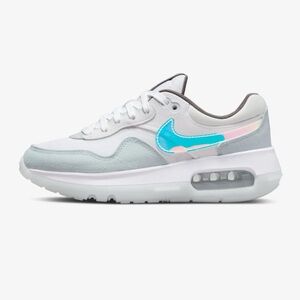 Nike Air Max Motif White and Light Blue Sneakers